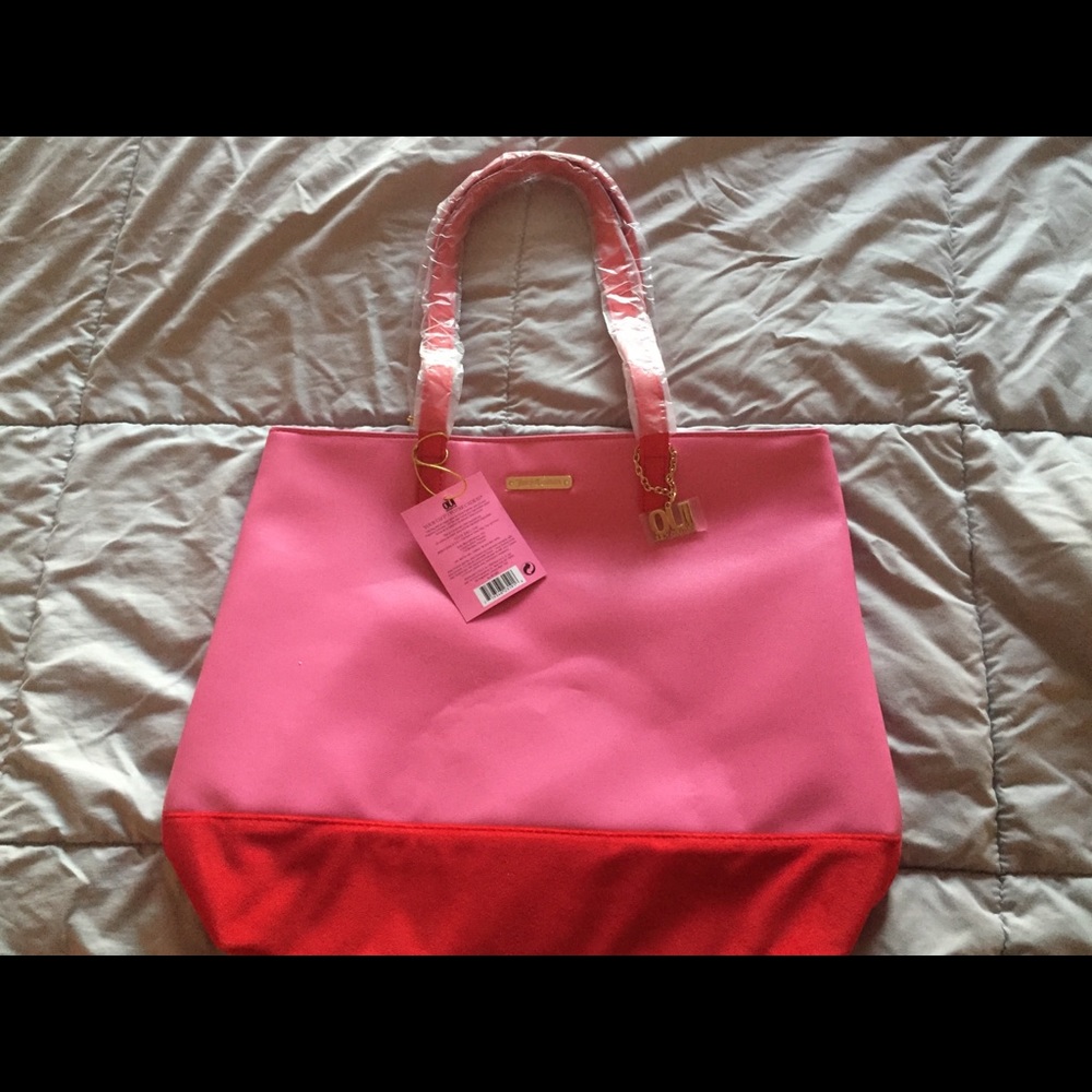 Juicy Couture Qui Shoulder Bag.